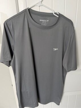 Speedo Men’s Gray Athletic Short Sleeve Tee